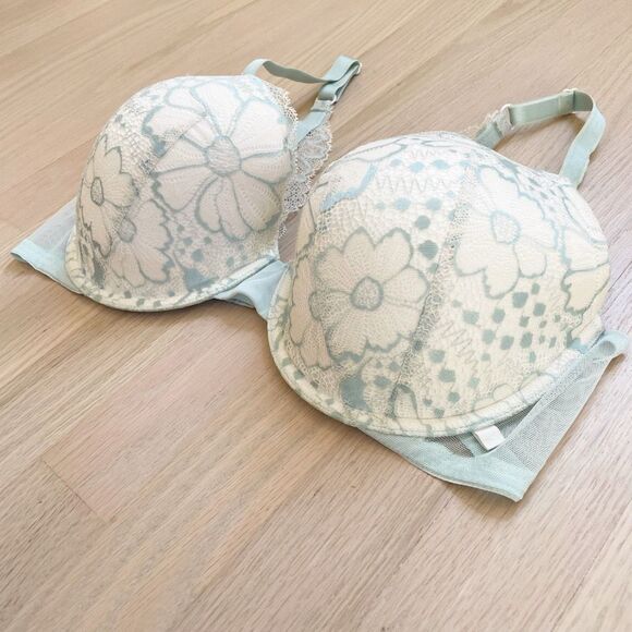BUY 1 GET 1 FREE 38D Victorias Secret lightly lined demi mint lace bra - Picture 2 of 7